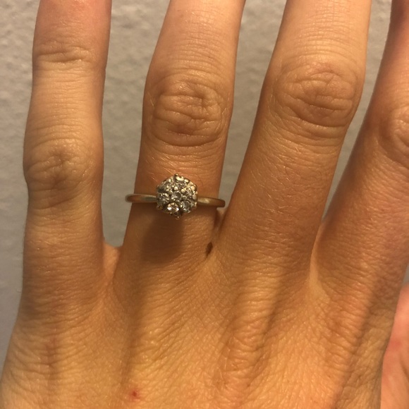 Diamond ring - Picture 2 of 5